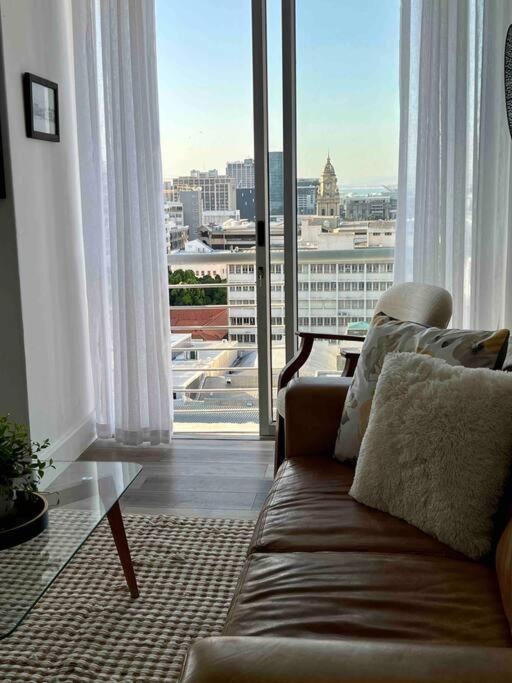 Modern, Trendy And Comfortable 2 Bedroom Apartment In Cape Town Exterior photo